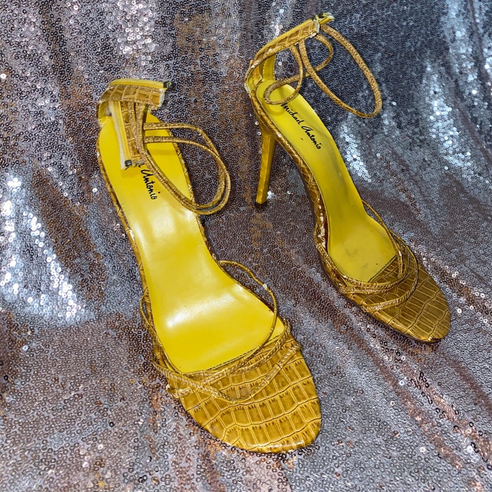 Michael Antonio Yellow Snakeskin Heels !